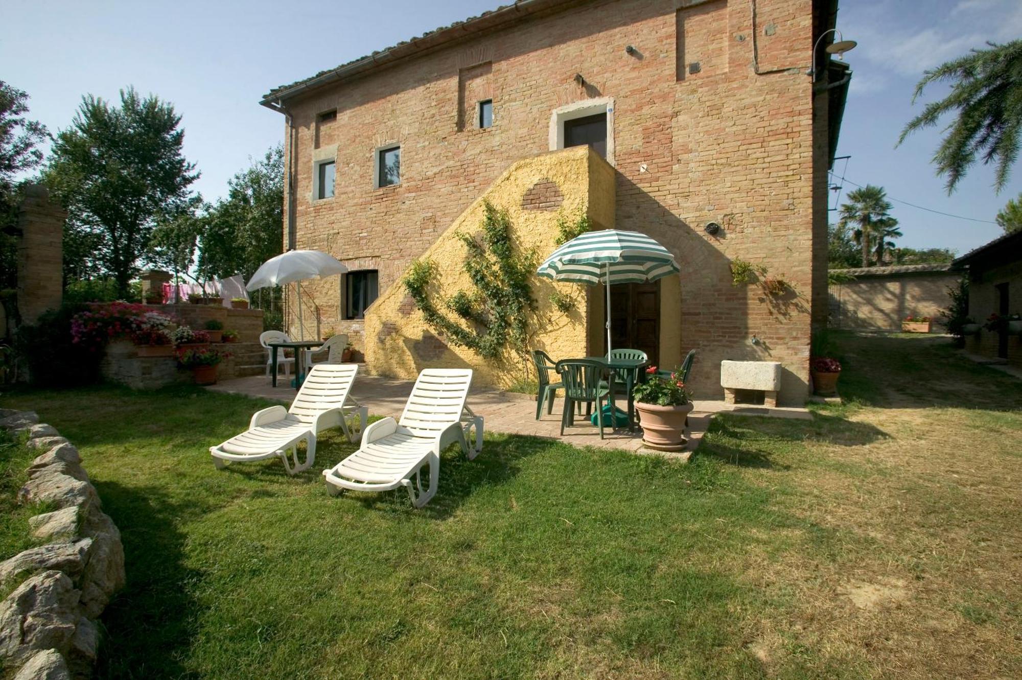 Agriturismo La Grotta Di Montecchino Siena Eksteriør billede