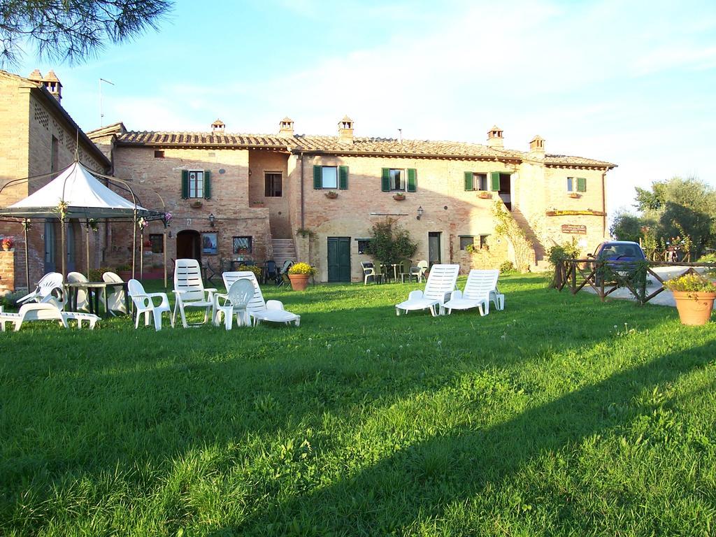 Agriturismo La Grotta Di Montecchino Siena Eksteriør billede