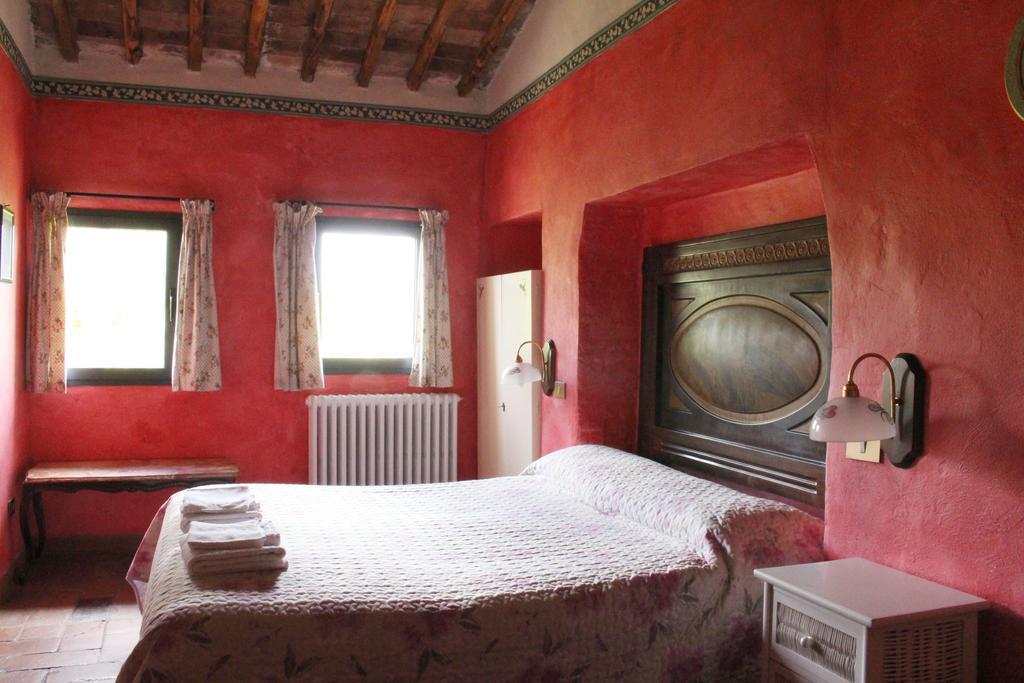Agriturismo La Grotta Di Montecchino Siena Eksteriør billede