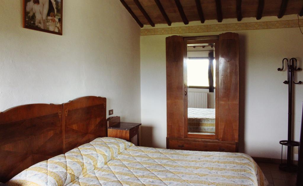 Agriturismo La Grotta Di Montecchino Siena Eksteriør billede