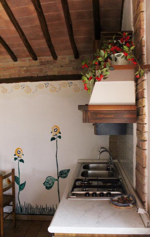 Agriturismo La Grotta Di Montecchino Siena Eksteriør billede