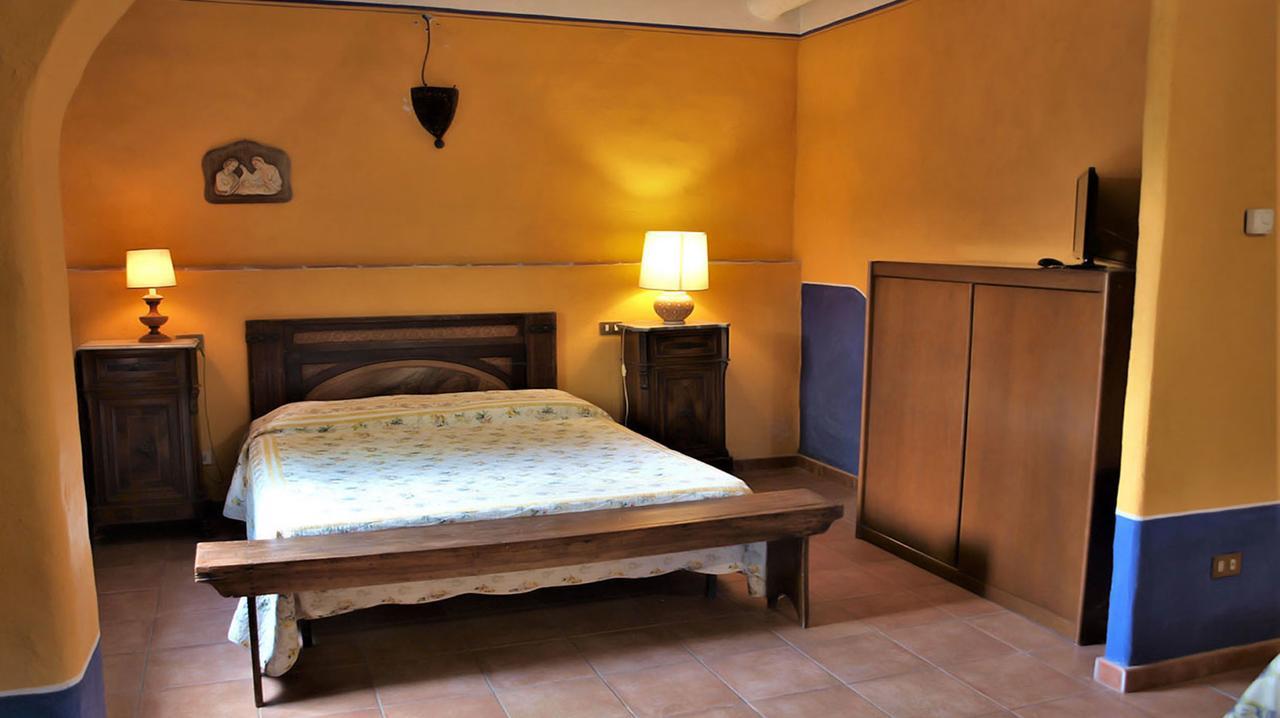 Agriturismo La Grotta Di Montecchino Siena Eksteriør billede