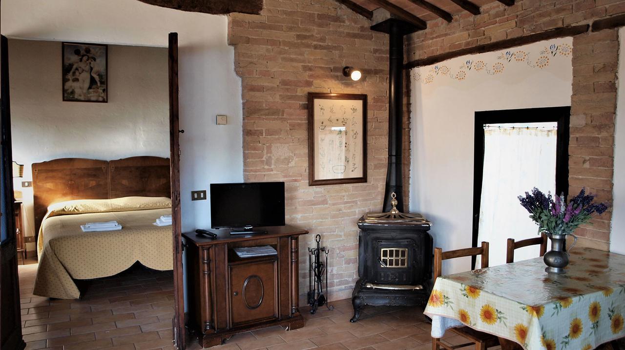 Agriturismo La Grotta Di Montecchino Siena Eksteriør billede