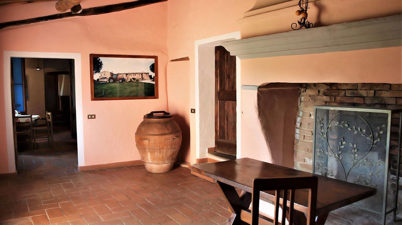 Agriturismo La Grotta Di Montecchino Siena Eksteriør billede