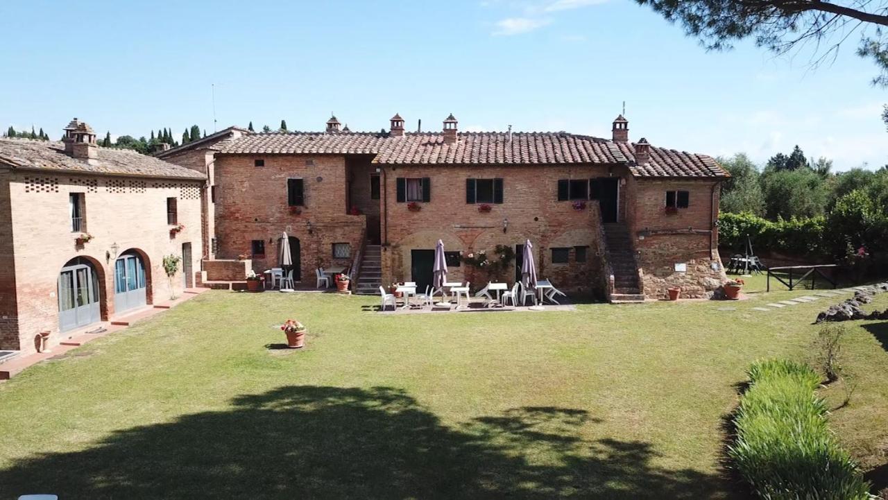 Agriturismo La Grotta Di Montecchino Siena Eksteriør billede
